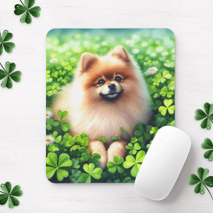 Spitz mit grünem Kleeblatt Mousepad