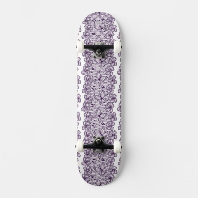 Spitzemuster mit Schmetterlingen Skateboard (Vorderseite)