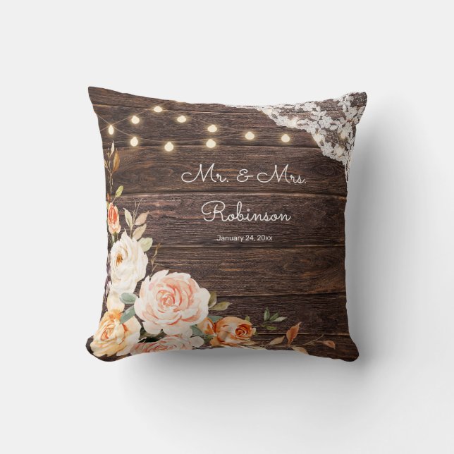 Spitzen, Streichleuchten, Blush & Peach Floral Kissen (Vorderseite)