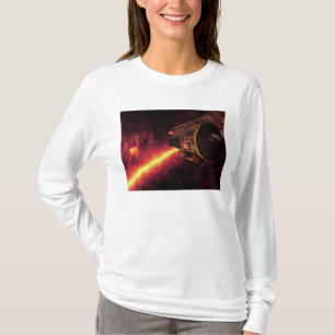 Spitzer gegen den Infrarothimmel gesehen T-Shirt