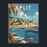 Split Croatia Reisen Vintag Postkarte<br><div class="desc">Split Retrovektor Reiseschema. Split,  historisch bekannt als Spalato,  ist die zweitgrößte Stadt Kroatiens nach der Hauptstadt Zagreb,  die größte Stadt Dalmatiens und die größte Stadt an der kroatischen Küste.</div>