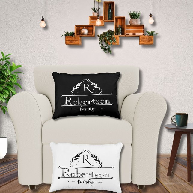 Split Monogram Family Name Black & White Frame Dekokissen (Von Creator hochgeladen)