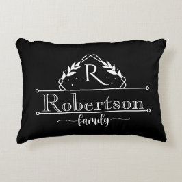 Split Monogram Family Name Black & White Frame Dekokissen