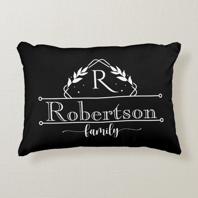 Split Monogram Family Name Black & White Frame Dekokissen (Vorderseite)