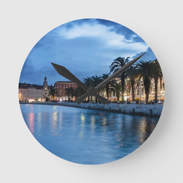 Split Promenade in Kroatien Runde Wanduhr (Vorderseite)