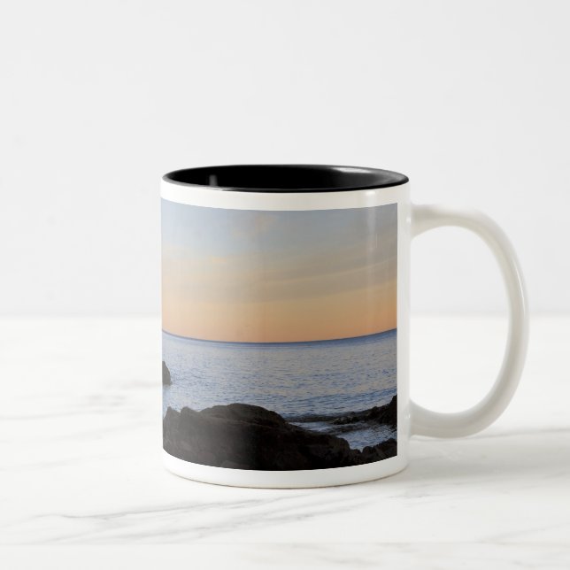 Split Rock Leuchtturm bei Sonnenuntergang bei zwei Zweifarbige Tasse (Rechts)