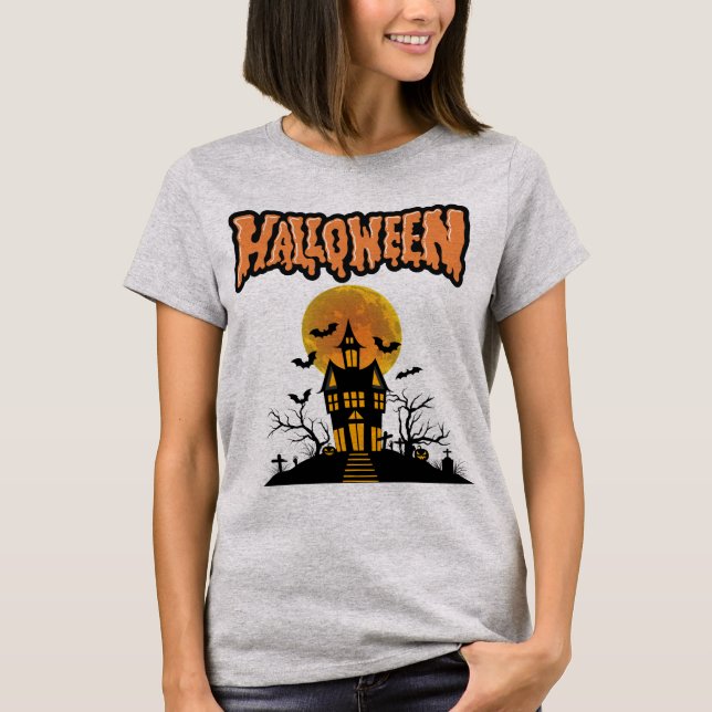 Spook Up Your Style with This Haunted House Hallow T-Shirt (Vorderseite)