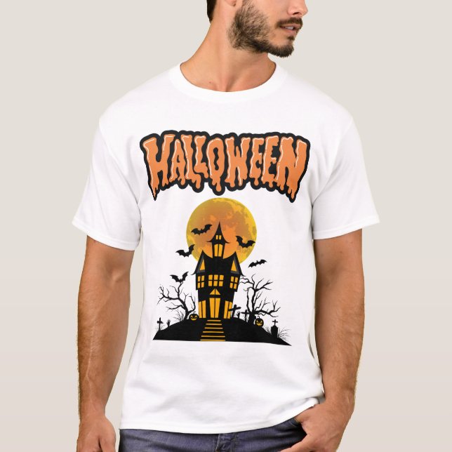 Spook Up Your Style with This Haunted House Hallow T-Shirt (Vorderseite)