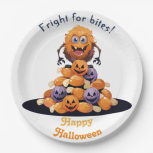 Spookes Halloween-Monster auf dem Fell aus Süßigke Pappteller