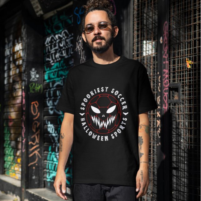 Spookiestes Fußballspiel T-Shirt (Von Creator hochgeladen)