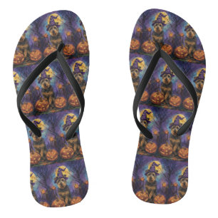 Spooky Airedale Halloween Hexe und Pumpkin Flip Flops