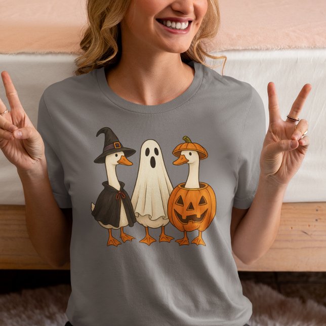 Spooky Albern GänseHalloween Tri-Blend Shirt (Von Creator hochgeladen)