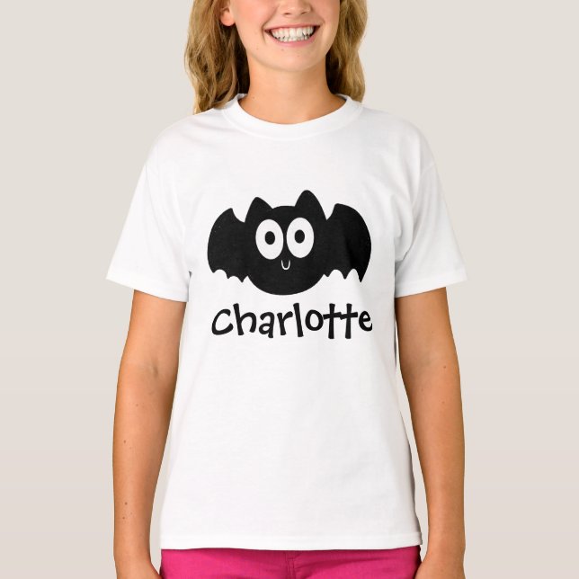 Spooky Black Bat Halloween Personalisierter Name T-Shirt (Vorderseite)