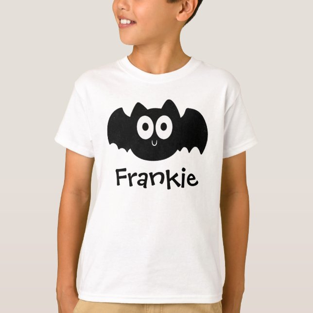 Spooky Black Bat Halloween Personalisierter Name T-Shirt (Vorderseite)