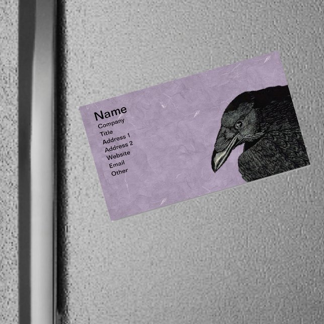 Spooky Black Crow Raven Face Magnetische Visitenkarte (black crow head face on marbled purple magnetic business card.)