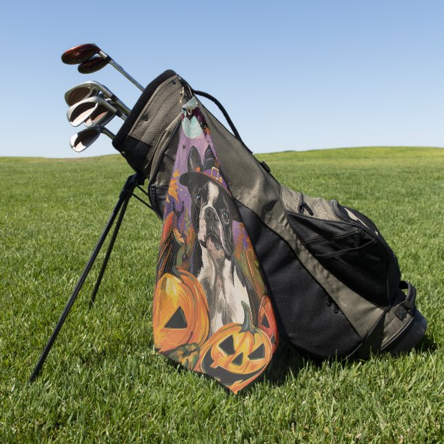Spooky Boston Terrier Halloween Hexe und Pumpkin Golfhandtuch (Gras)