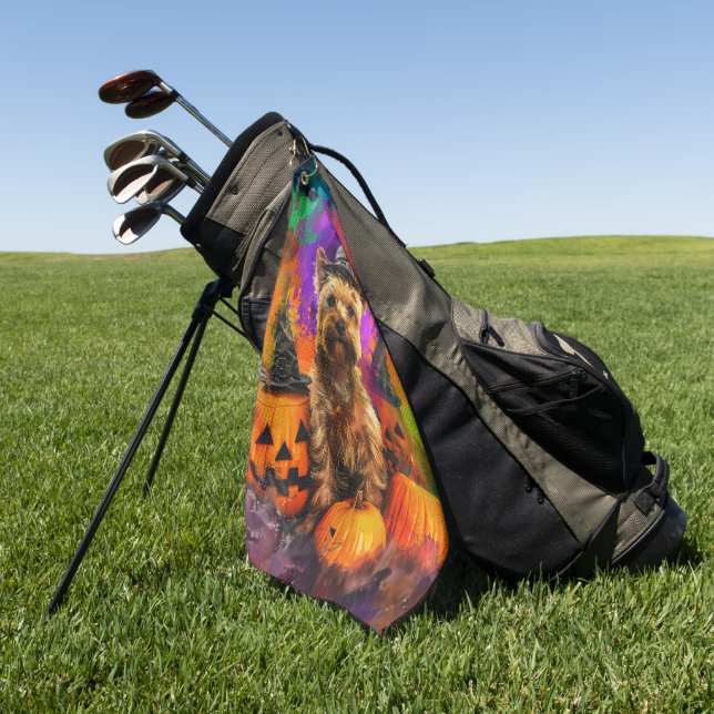 Spooky Cairn Terrier Dog Halloween Hexenkürbis Golfhandtuch (Gras)