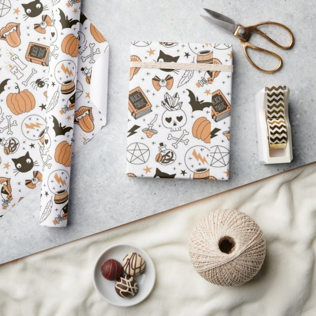 Spooky Cute Happy Halloween  Geschenkpapier (Kunsthandwerk)