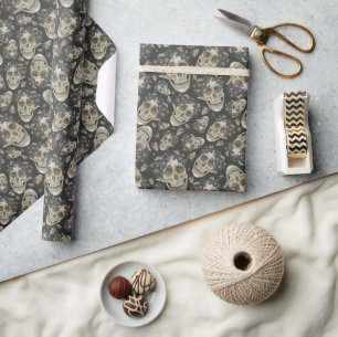 Spooky Dark Floral Skull Muster Geschenkpapier