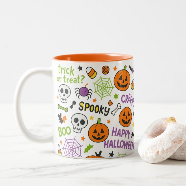 Spooky & Fun Pumpkin - farbenfrohe Halloween-Muste Zweifarbige Tasse (Mit Donut)