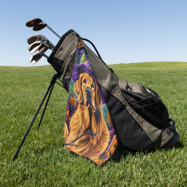 Spooky Golden Retriever Halloween Hexenkürbis Golfhandtuch (Gras)