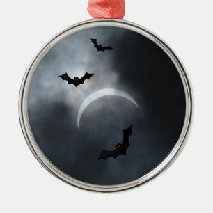 Spooky Halloween-Fledermäuse in Eclipse Silbernes Ornament
