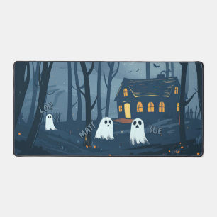 Spooky Halloween Ghosts Wandern im Wald Schreibtischunterlage