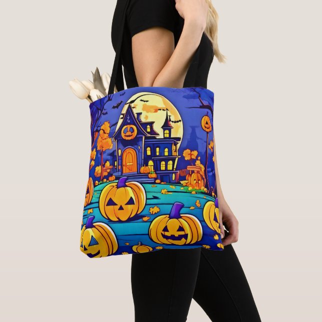 Spooky Halloween Mansion Artwork Tasche (Von Nahem)
