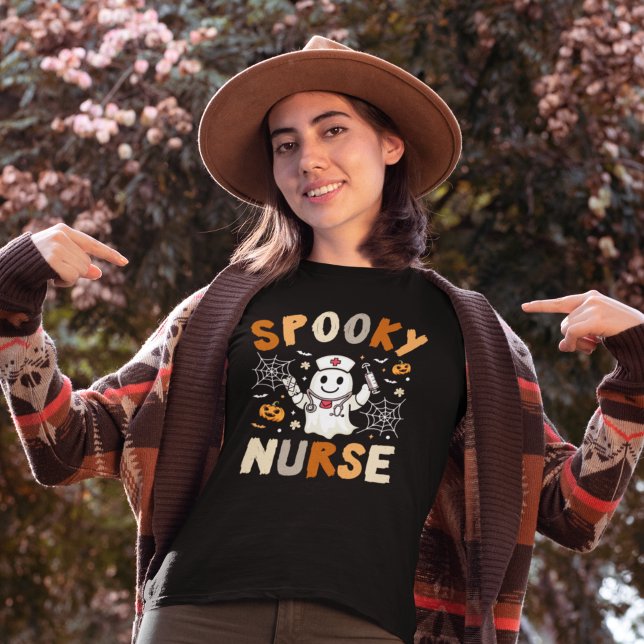 Spooky Nurse, Fun Halloween Nurse T-Shirt (Von Creator hochgeladen)