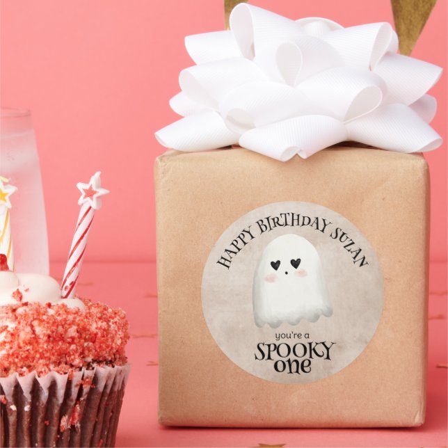 Spooky One Kawaii Ghost Halloween Geburtstag Runder Aufkleber (Party)