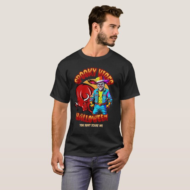 Spooky Rodeo Clown und Bull Halloween T-Shirt (Vorne ganz)