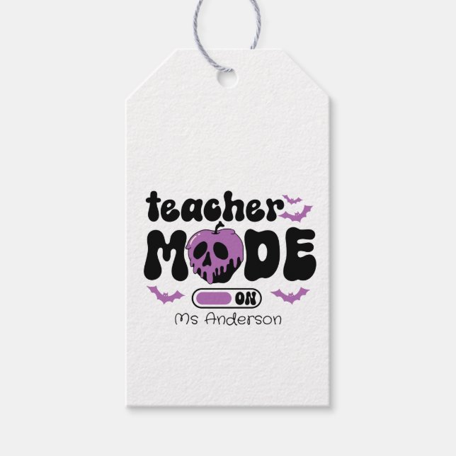 Spooky Teacher Halloween "Mode On" Apple & Bats Geschenkanhänger (Vorderseite)
