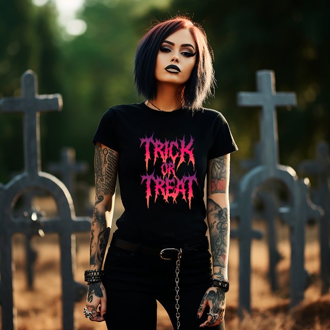 Spooky Trick or Treat Halloween T-Shirt (Von Creator hochgeladen)
