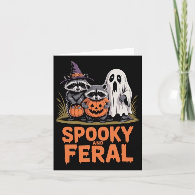 Spooky und Feral Halloween Ghost Raccoon Opossum Karte (Vorderseite)