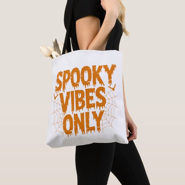 Spooky Vibes Only Halloween Tasche (Von Nahem)