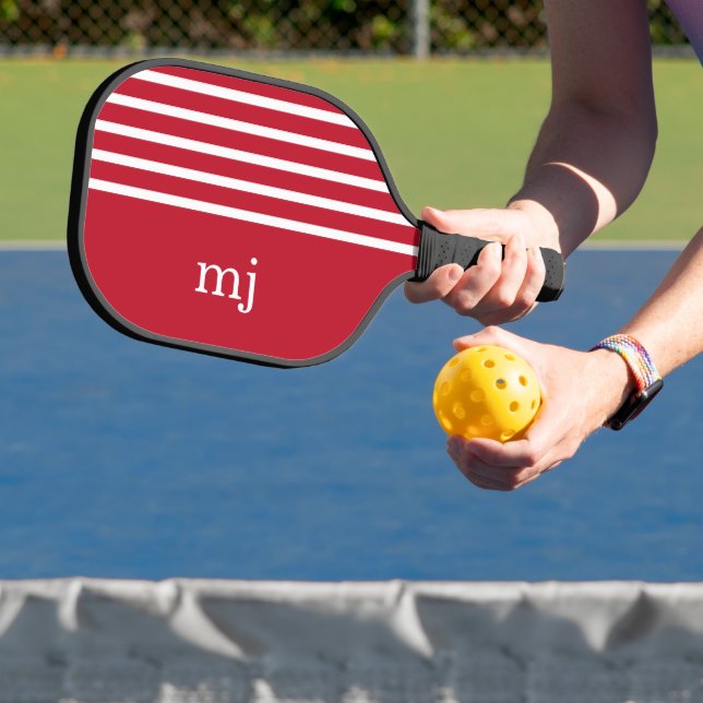 Sporenrotes und weißes Streifen mit Monogramm Pickleball Schläger (InSitu)