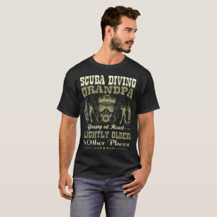 Sporttauchen-Großvater-Junge am Herzen etwas ält T-Shirt