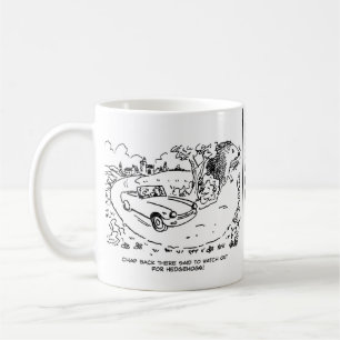 Sportwagen im Grünen mit Igel Kaffeetasse