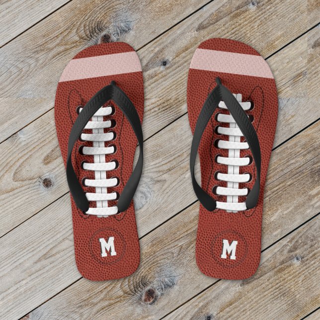 Sporty American Football Mit Monogramm Flip Flops (Hup! Suitable for all football fans and dads (and moms) that love to bring their A game)