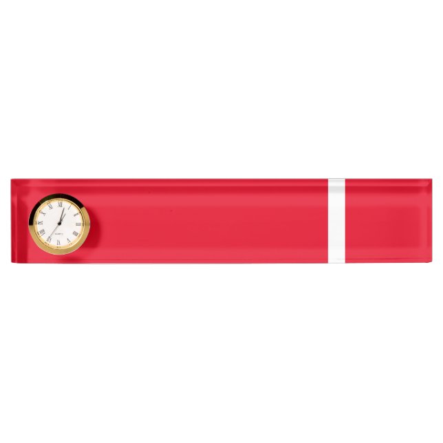Sporty Modern Bright Red White Accent Stripe Clock Namensplakette (Vorderseite)