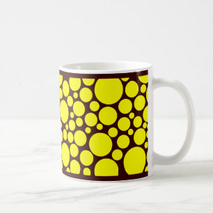 Spotty Yellow auf Dark Brown Kaffeetasse