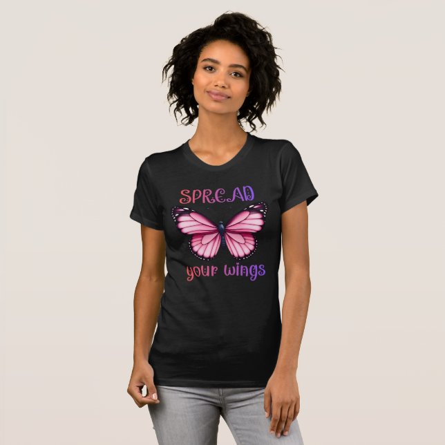 Spread Your Wings – Inspirational Butterfly  T-Shirt (Vorne ganz)