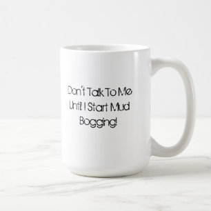 Sprechen Sie nicht mit mir… Schlamm-versinkende Kaffeetasse