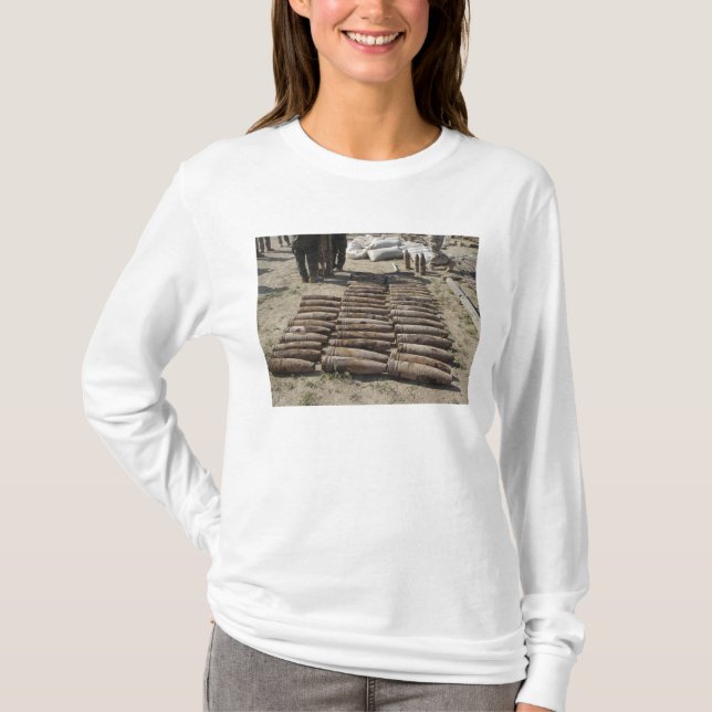 Sprengkörper werden identifiziert und erfunden T-Shirt (Vorderseite)