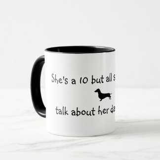 Spricht über ihren Dachshund Tasse