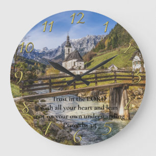 Sprichwort 3:5 Kirche in der Nähe des Berges Große Wanduhr