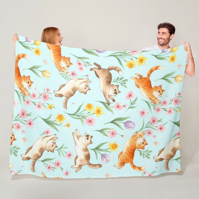Spring Garden Romp – Playful Cats & Blossoms Fleecedecke (Beispiel)