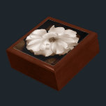 "Spring Sepia Rose" Keepake Box Erinnerungskiste<br><div class="desc">Diese hübsche "Spring Sepia Rose Keepake Box" ist ein klassisches,  elegantes Geschenk für jeden Anlass. Ideal zum behalt oder Präsentation dieses speziellen Schmuckstücks oder als Geschenk für sich.</div>