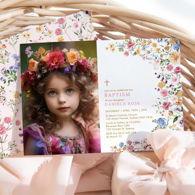 Spring Wildblume Garden Girl Taufe Foto Einladung (Von Creator hochgeladen)
