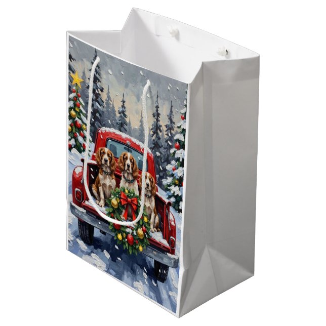 Springer Spaniel Christmas Red Truck Holiday Mittlere Geschenktüte (Vorderseite Schrägansicht)